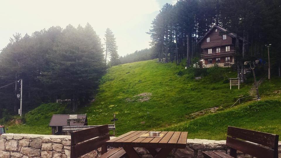 Hotel Snjezna Kuca - Nature Park Of Bosnia Herzegovina Padezina Buitenkant foto