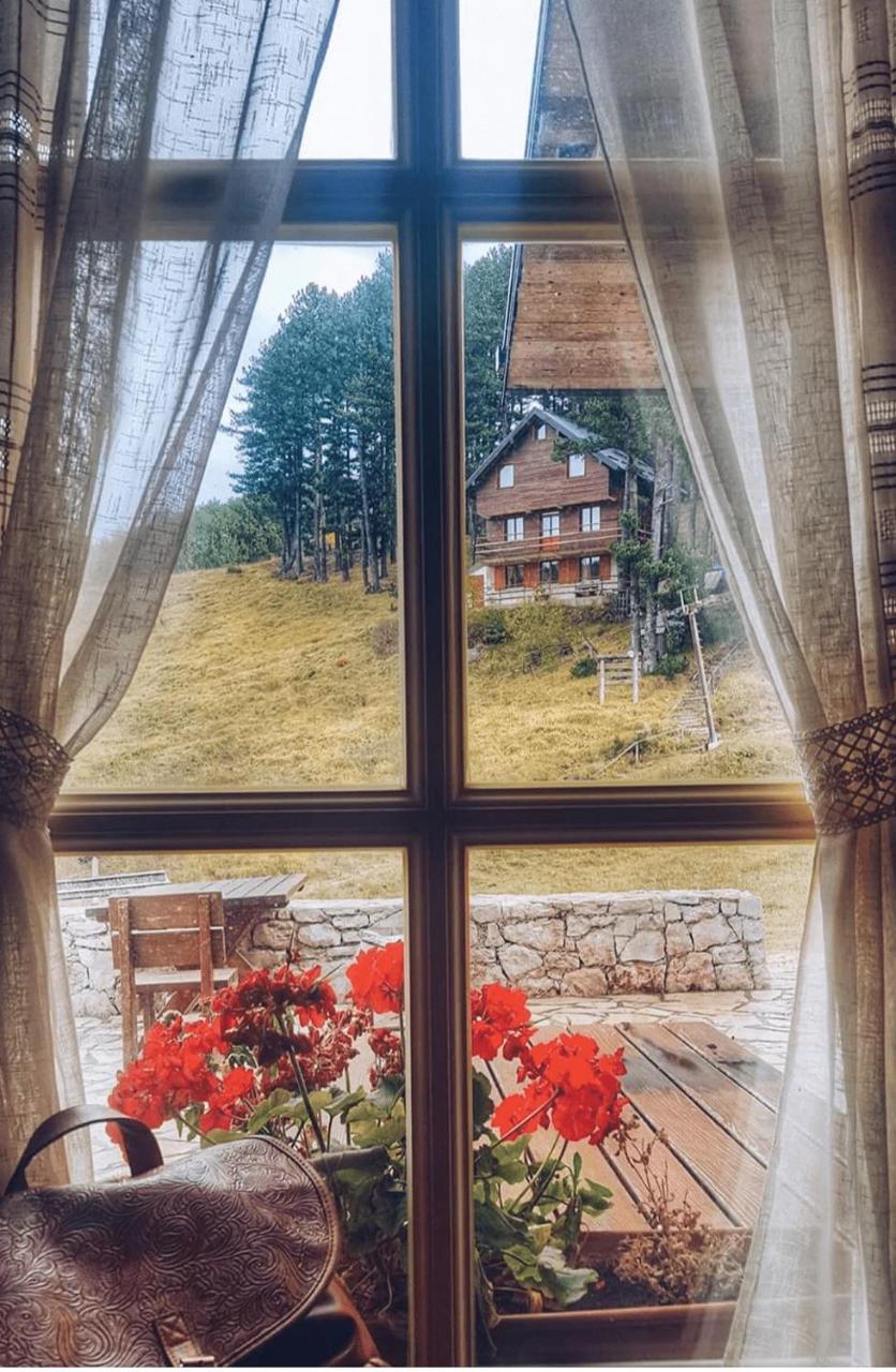 Hotel Snjezna Kuca - Nature Park Of Bosnia Herzegovina Padezina Buitenkant foto