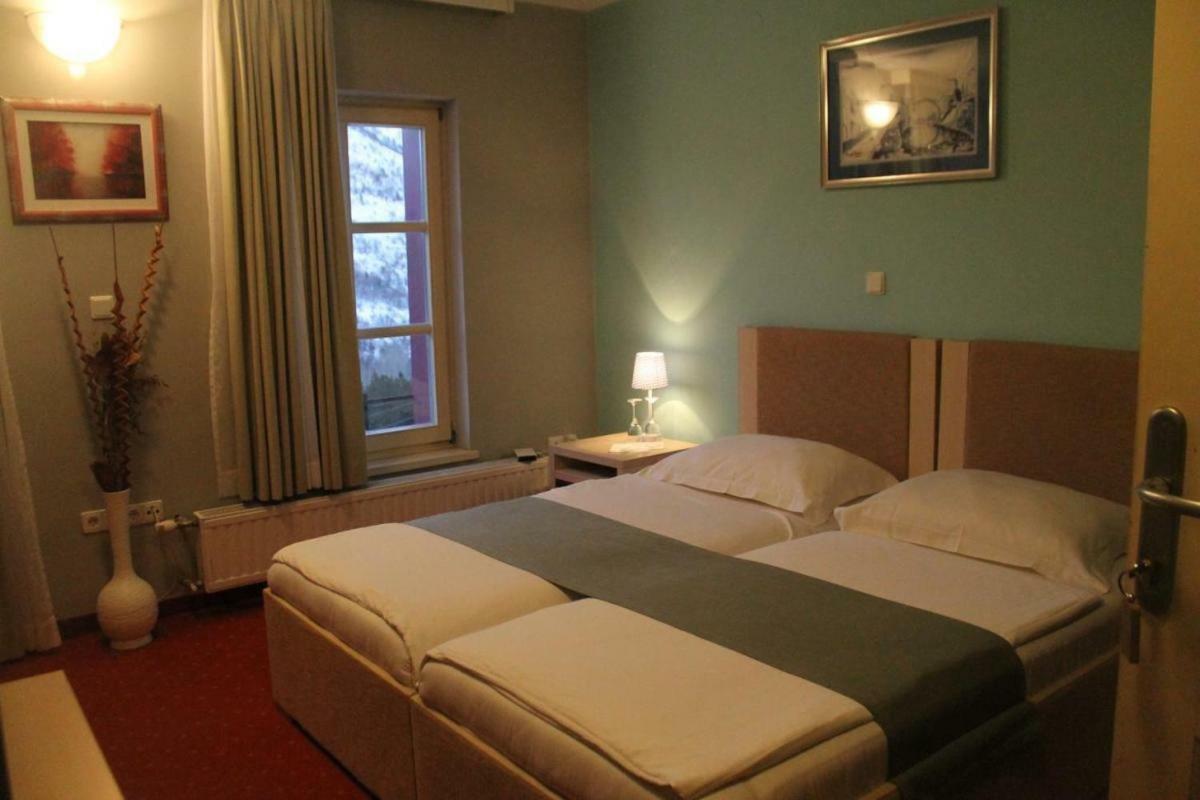 Hotel Snjezna Kuca - Nature Park Of Bosnia Herzegovina Padezina Buitenkant foto